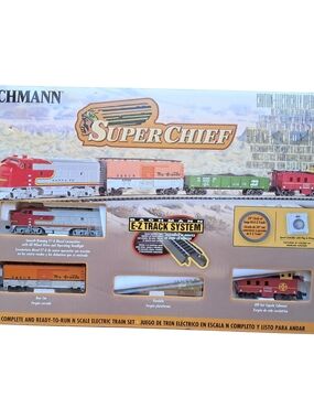 Bachmann Super Chief N Scale Electric Train Set - Red & Silver